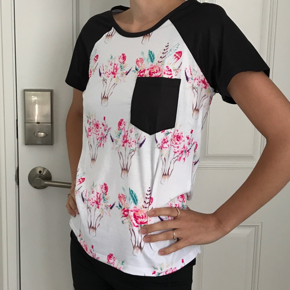 Cow Skull Graphic tee Size Small